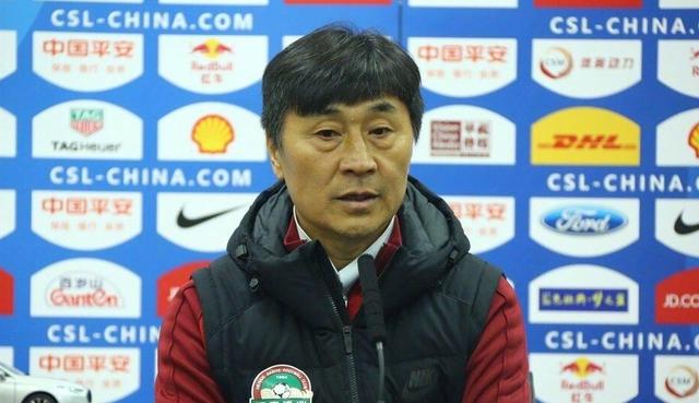 图赫尔和拜仁体育总监弗洛因德上周五尝试通过视频通话劝说他。