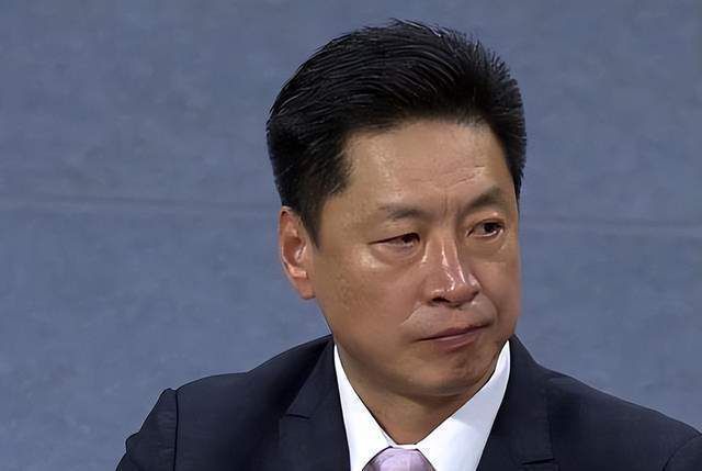 叶辰在一旁笑道：有什么匪夷所思的？宴会厅嘛，难道还不让人包场了？你不了解。